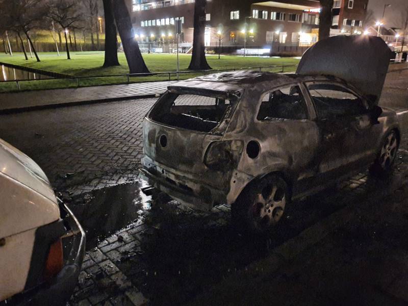 Auto verwoest door brand