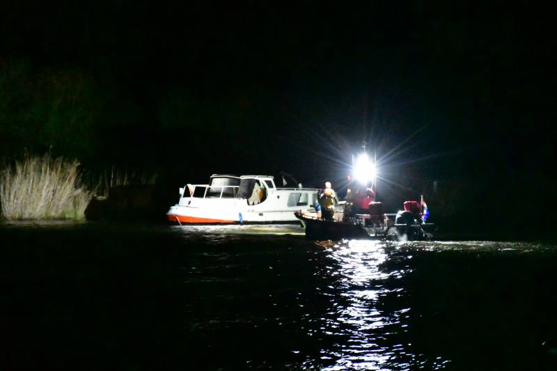 Plezierjacht met motorproblemen komt stil te liggen