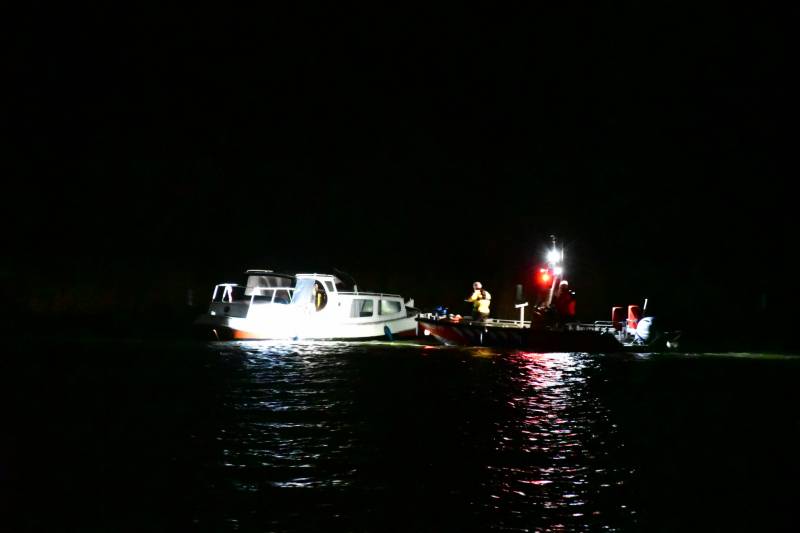 Plezierjacht met motorproblemen komt stil te liggen