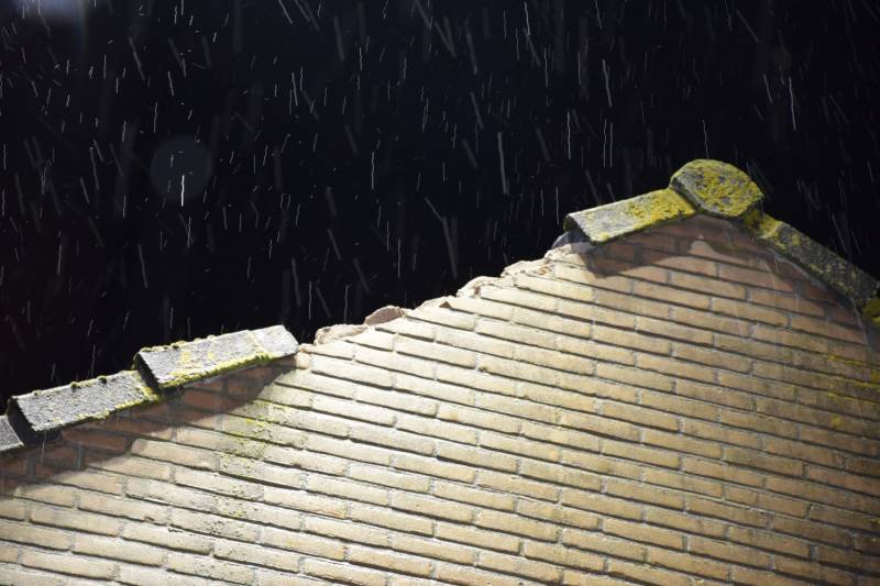 Meerdere woningen beschadigd door windhoos