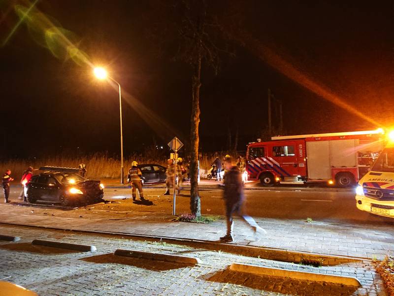 Gewonde na frontale aanrijding op kruising