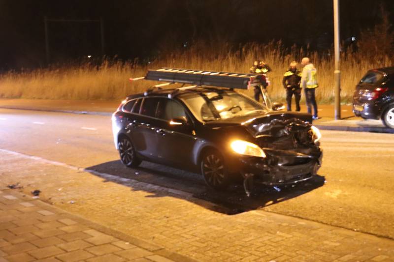 Gewonde na frontale aanrijding op kruising