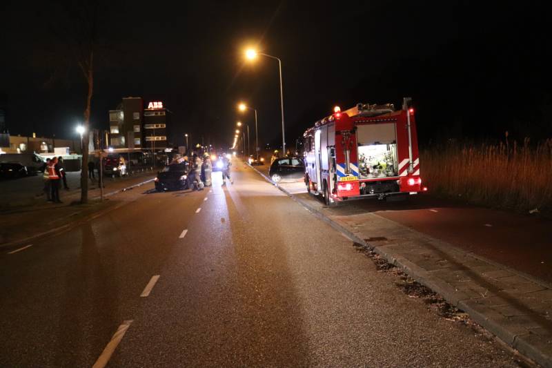 Gewonde na frontale aanrijding op kruising