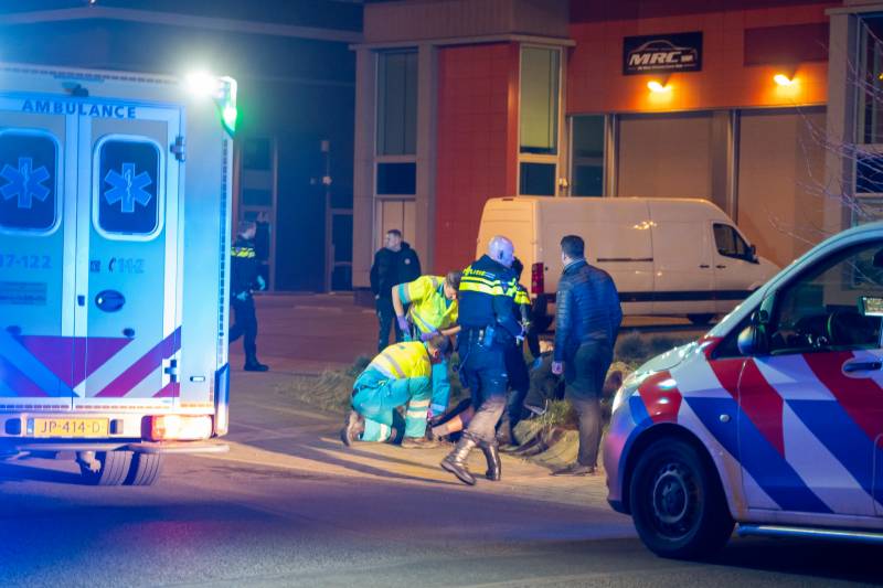 Man in been geschoten op parkeerplaats