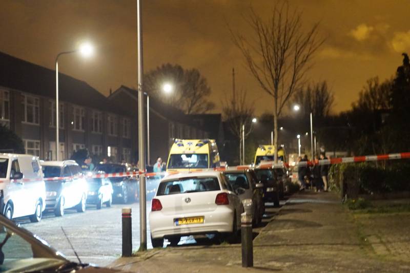 Één dode en drie gewonden bij steekpartij, verdachte aangehouden