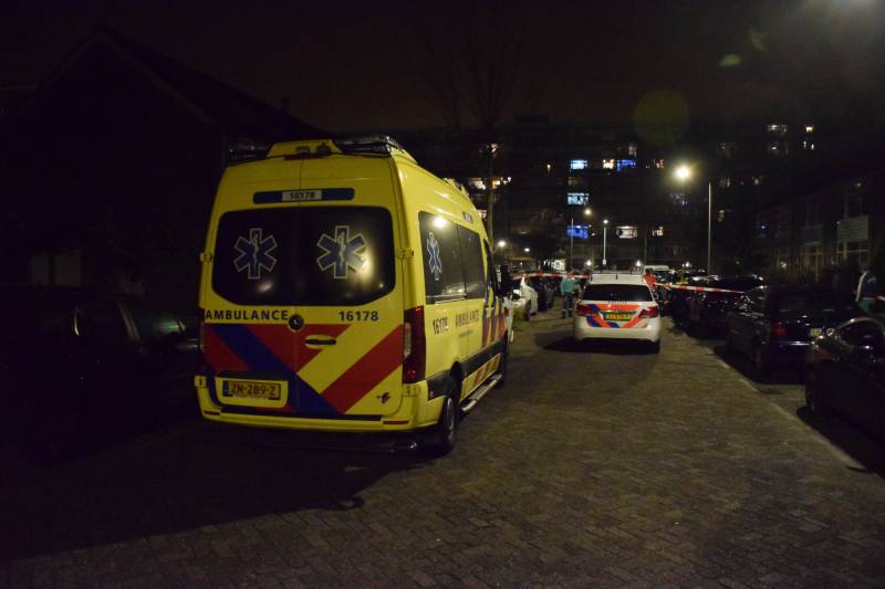 Één dode en drie gewonden bij steekpartij, verdachte aangehouden