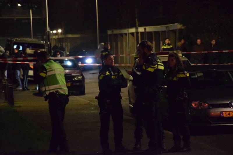 Één dode en drie gewonden bij steekpartij, verdachte aangehouden