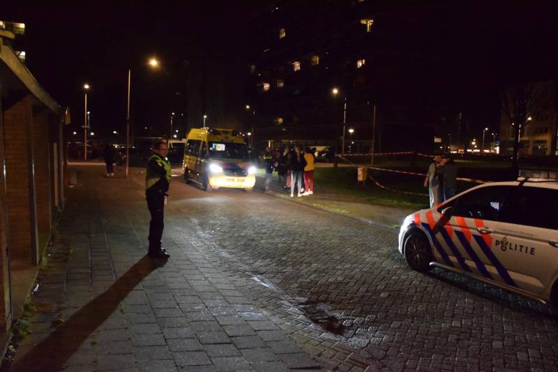 Één dode en drie gewonden bij steekpartij, verdachte aangehouden