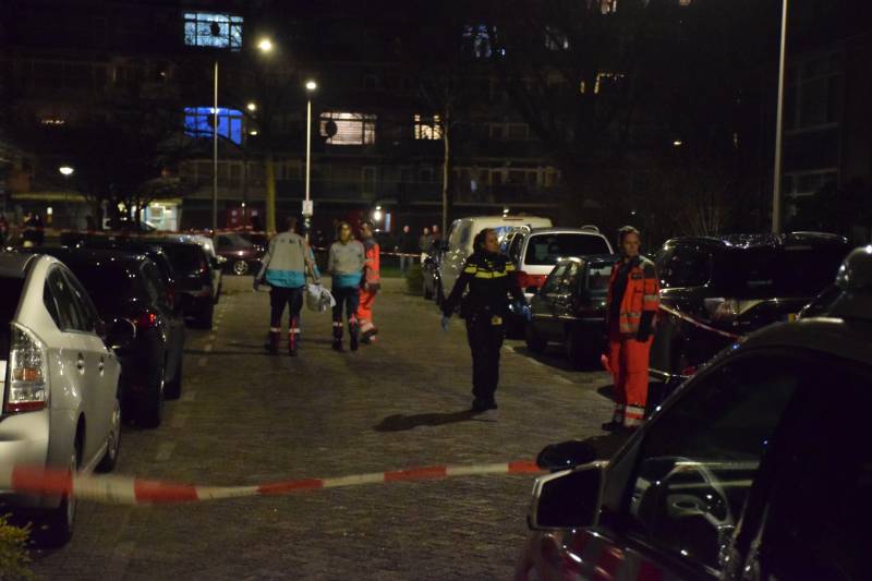 Één dode en drie gewonden bij steekpartij, verdachte aangehouden