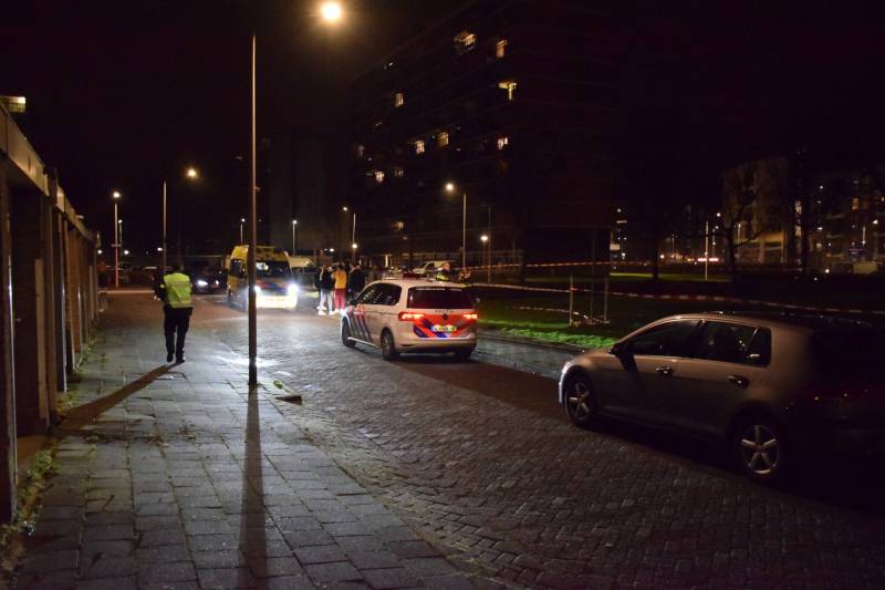 Één dode en drie gewonden bij steekpartij, verdachte aangehouden