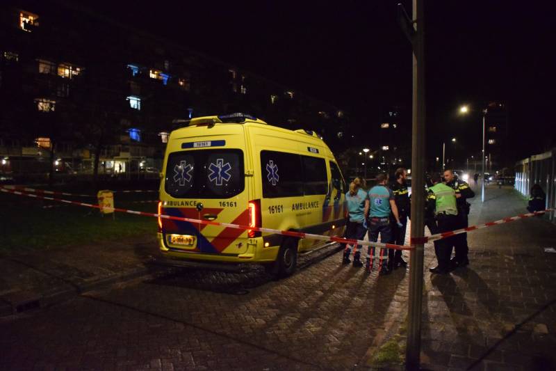 Één dode en drie gewonden bij steekpartij, verdachte aangehouden