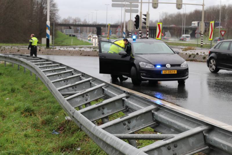 Opnieuw auto beschadigd na botsing in gevaarlijke bocht