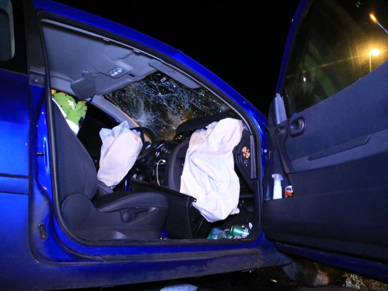 Bestuurder zwaargewond na frontale botsing op rimob