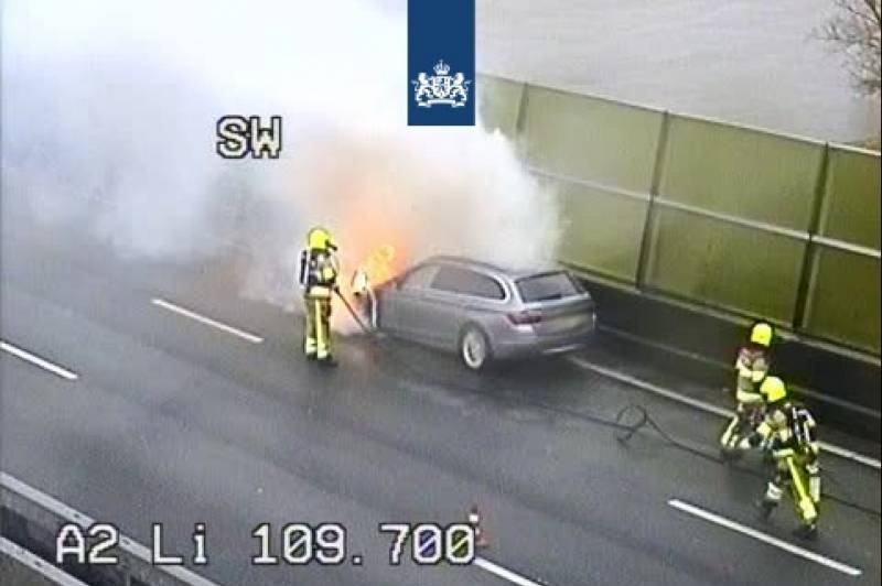 Auto gaat in vlammen op