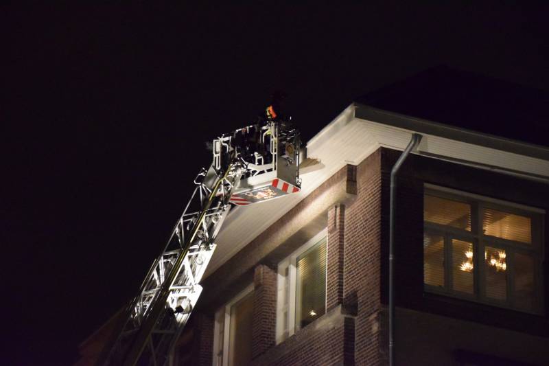 Dakpannen waaien van dak