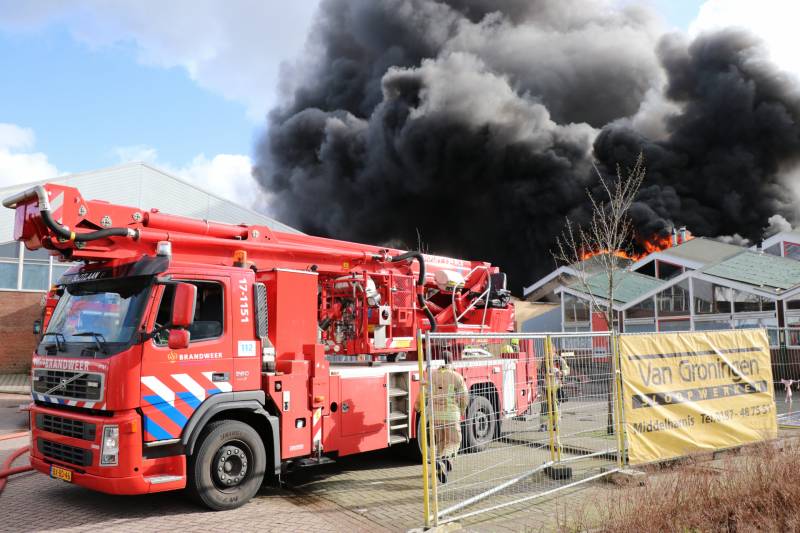 Uitslaande brand in slooppand