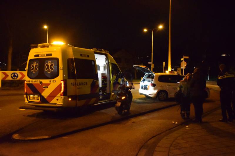 Scooterrijder gewond na aanrijding met fietser