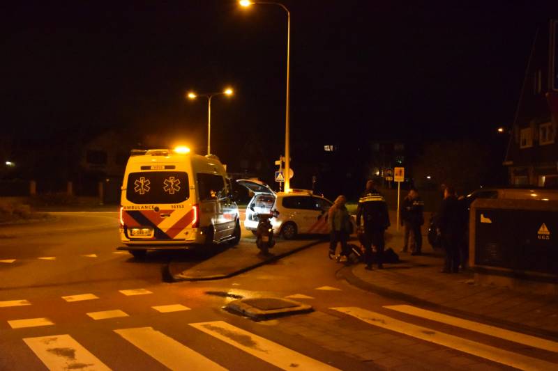 Scooterrijder gewond na aanrijding met fietser