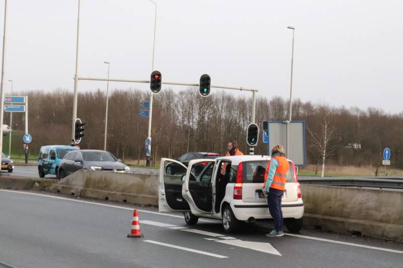 Auto vliegt uit de beruchte bocht