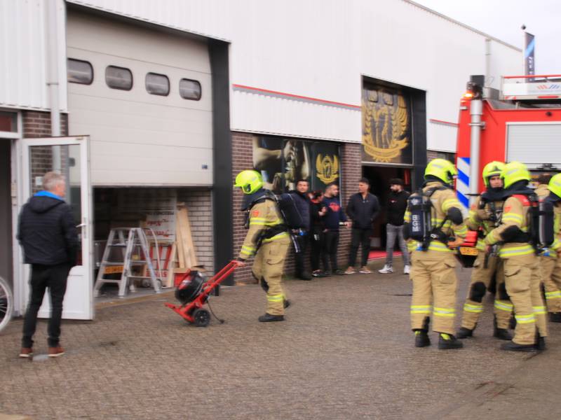 Kleine brand in bedrijvenpand
