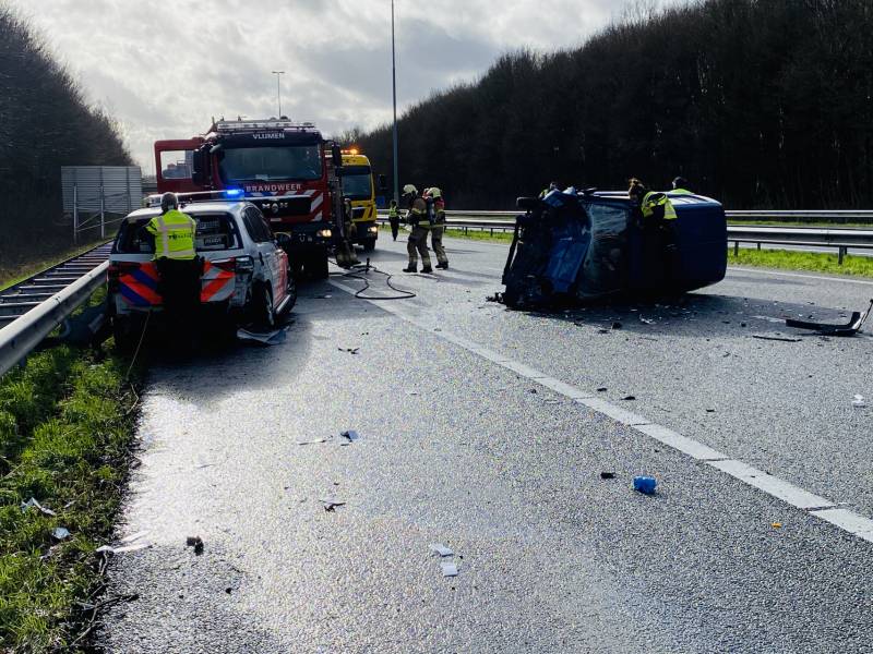 Politieauto beschadigd na zwaar ongeval