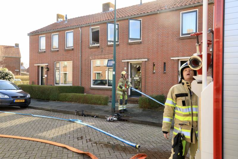 Enorme schade bij uitslaande keukenbrand