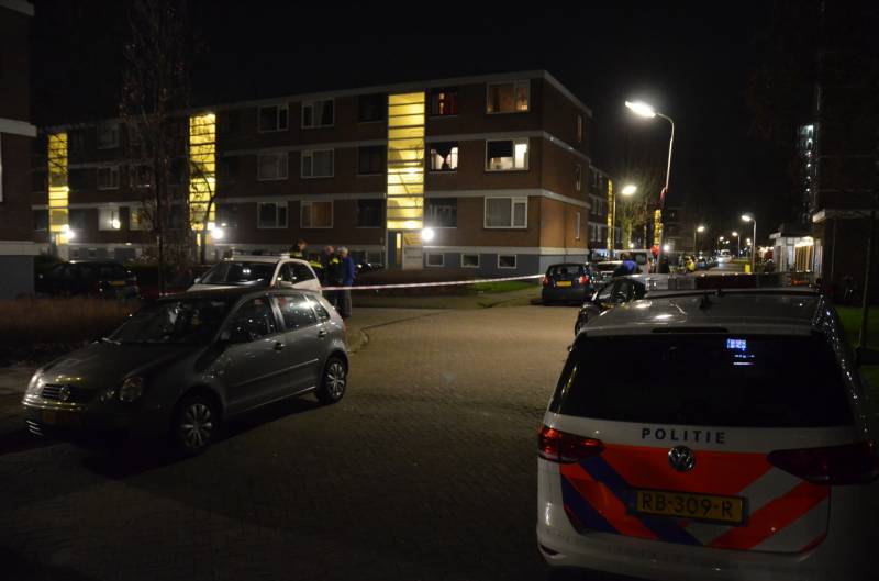 Schoten gelost vanuit rijdende auto