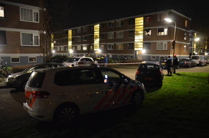 Schoten gelost vanuit rijdende auto