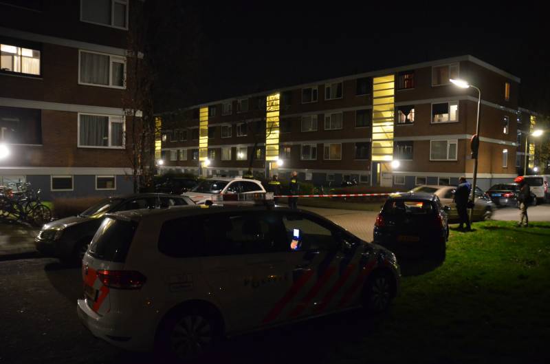 Schoten gelost vanuit rijdende auto