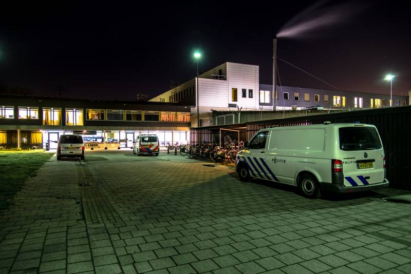 #Poortugaal Groot politie-onderzoek na vluchtpoging vanuit FPC De Kijvelanden Kijvelandsekade Poortugaal.