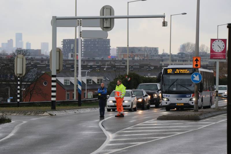 Verkeerschaos door defecte slagboom Algerabrug