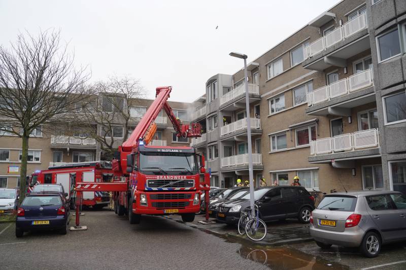 Vrouw uit woning gered bij uitslaande brand in Oosterflank