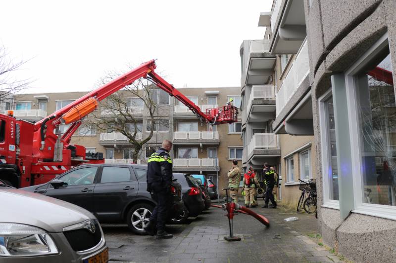 Vrouw uit woning gered bij uitslaande brand in Oosterflank