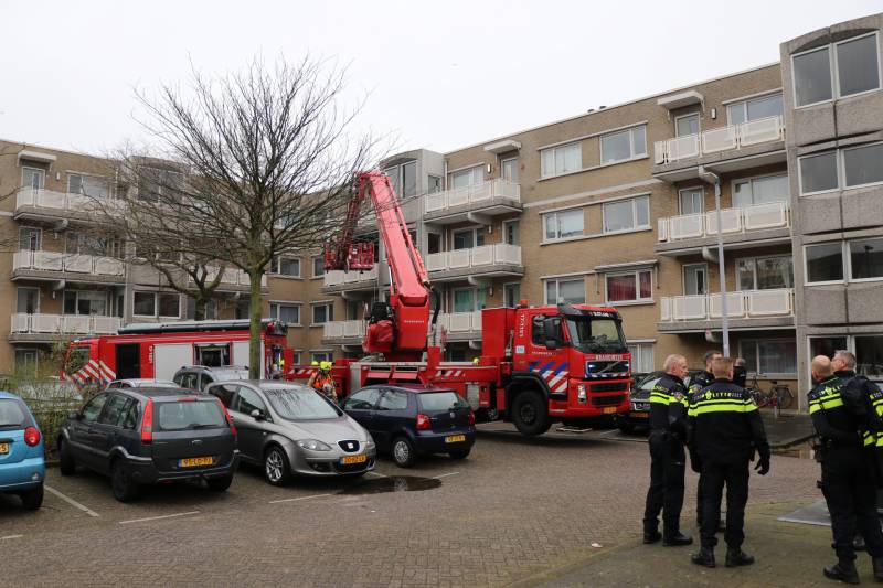 Vrouw uit woning gered bij uitslaande brand in Oosterflank