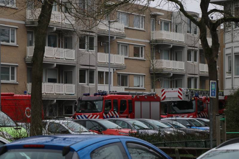 Vrouw uit woning gered bij uitslaande brand in Oosterflank
