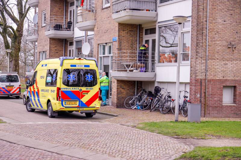 Man gewond na val in woning in Soesterkwartier