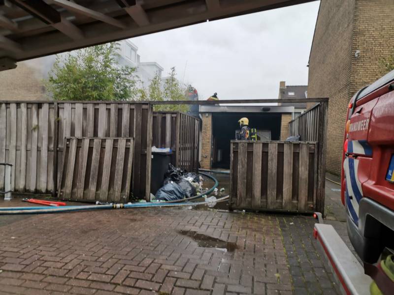 Veel rook bij uitslaande woningbrand