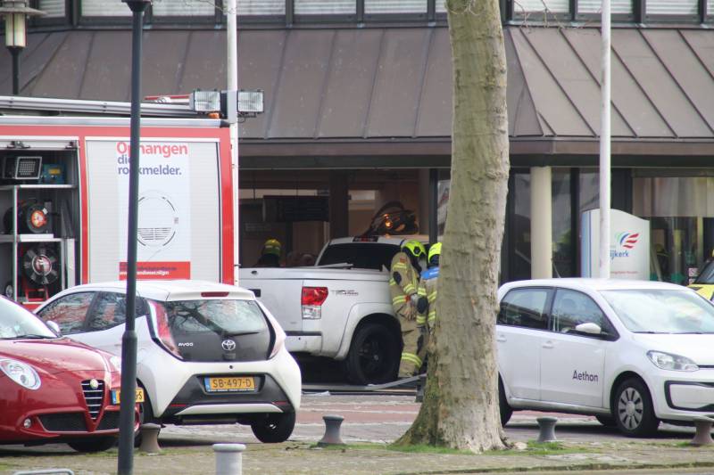 Pick-up wagen ramt pui gemeentehuis