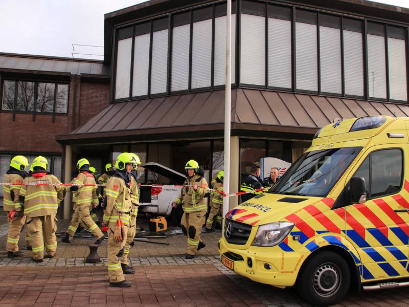 Pick-up wagen ramt pui gemeentehuis