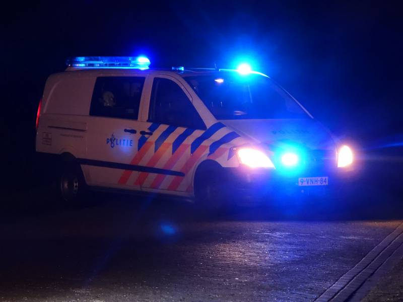 Auto belandt op de kop in de sloot