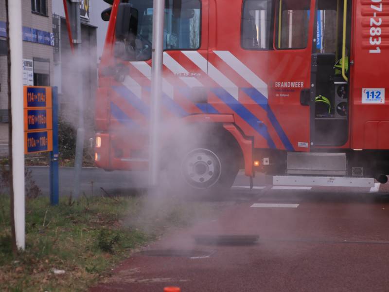 Brandweer opgeroepen voor stoom uit riool