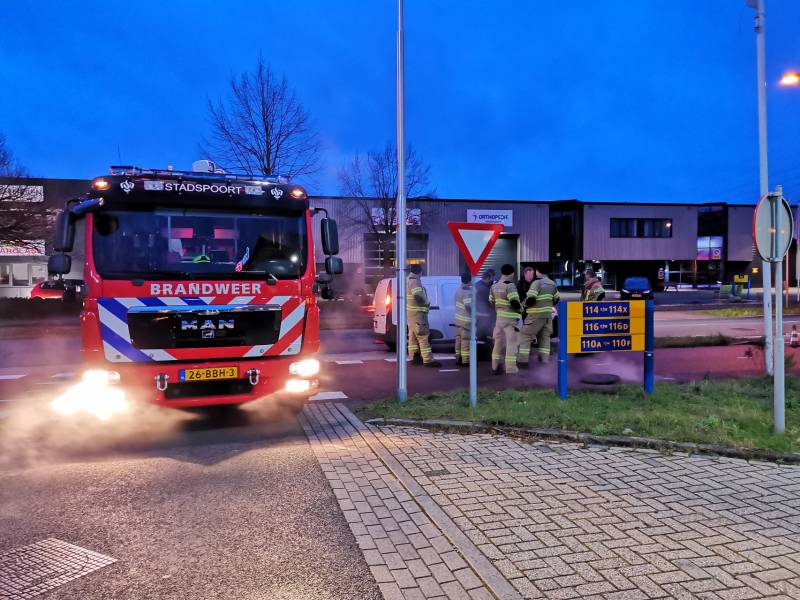 Brandweer opgeroepen voor stoom uit riool