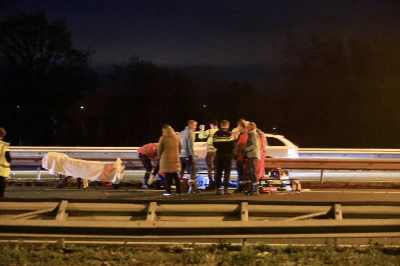 Gewonden bij crash tegen vangrails