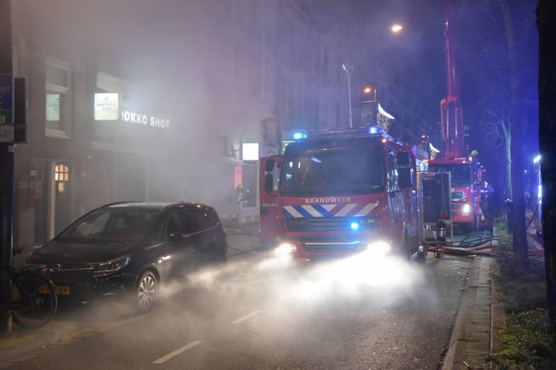 Twee gewonden bij zeer grote brand in snackbar De Engel