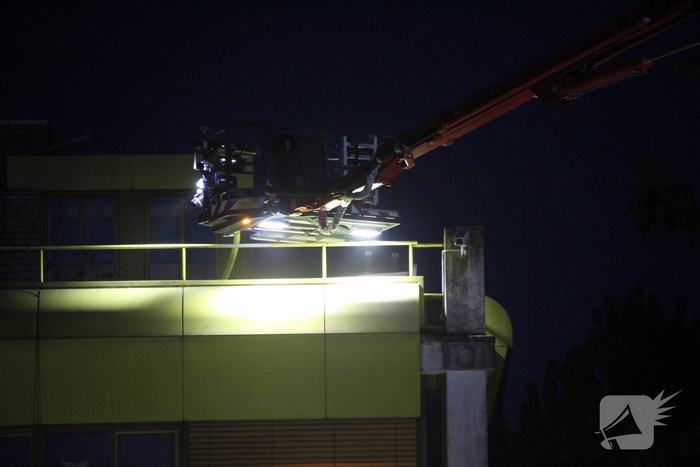 Brand in kantoorpand leidt tot grote inzet brandweer