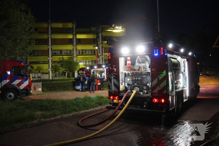 Brand in kantoorpand leidt tot grote inzet brandweer