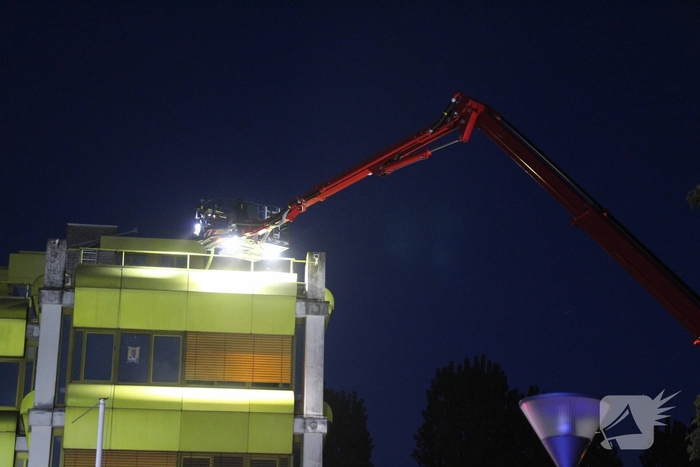 Brand in kantoorpand leidt tot grote inzet brandweer