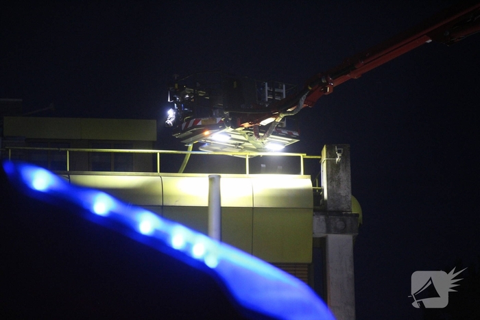 Brand in kantoorpand leidt tot grote inzet brandweer