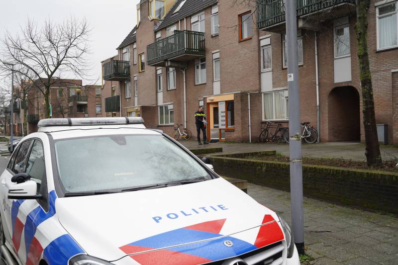 Moeder (24) en kind (2) onder bedreiging van vuurwapen overvallen