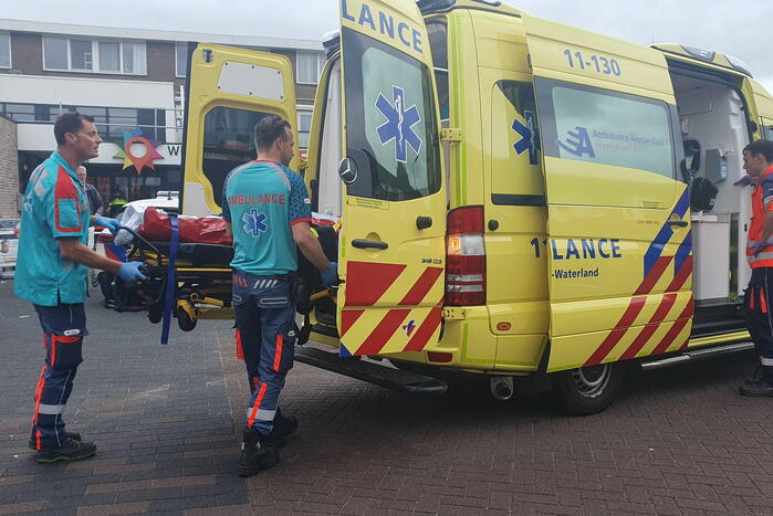 23-jarige medewerkster Hema zwaargewond na steekpartij